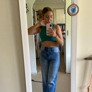 Meet your Posher, Mia